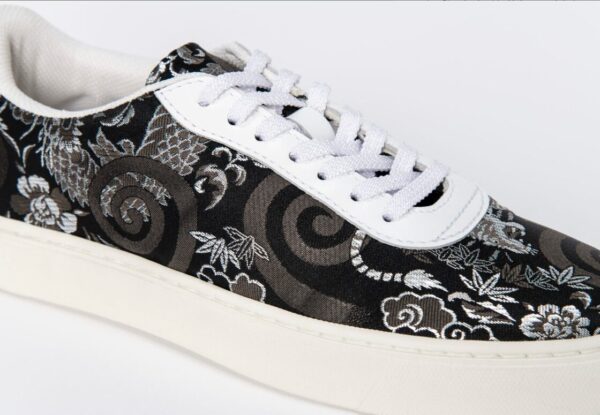 C005_STANDARD 　黒地渦巻に龍虎　白