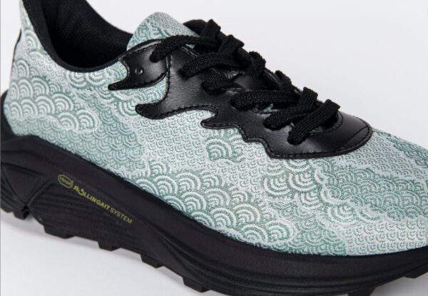 H001_RGS　薄青磁地青海雲