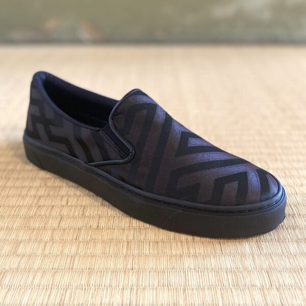 S007_EASY-IN　黒地大紗綾形紋