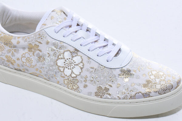 C016_STANDARD 白地黄金八重桜